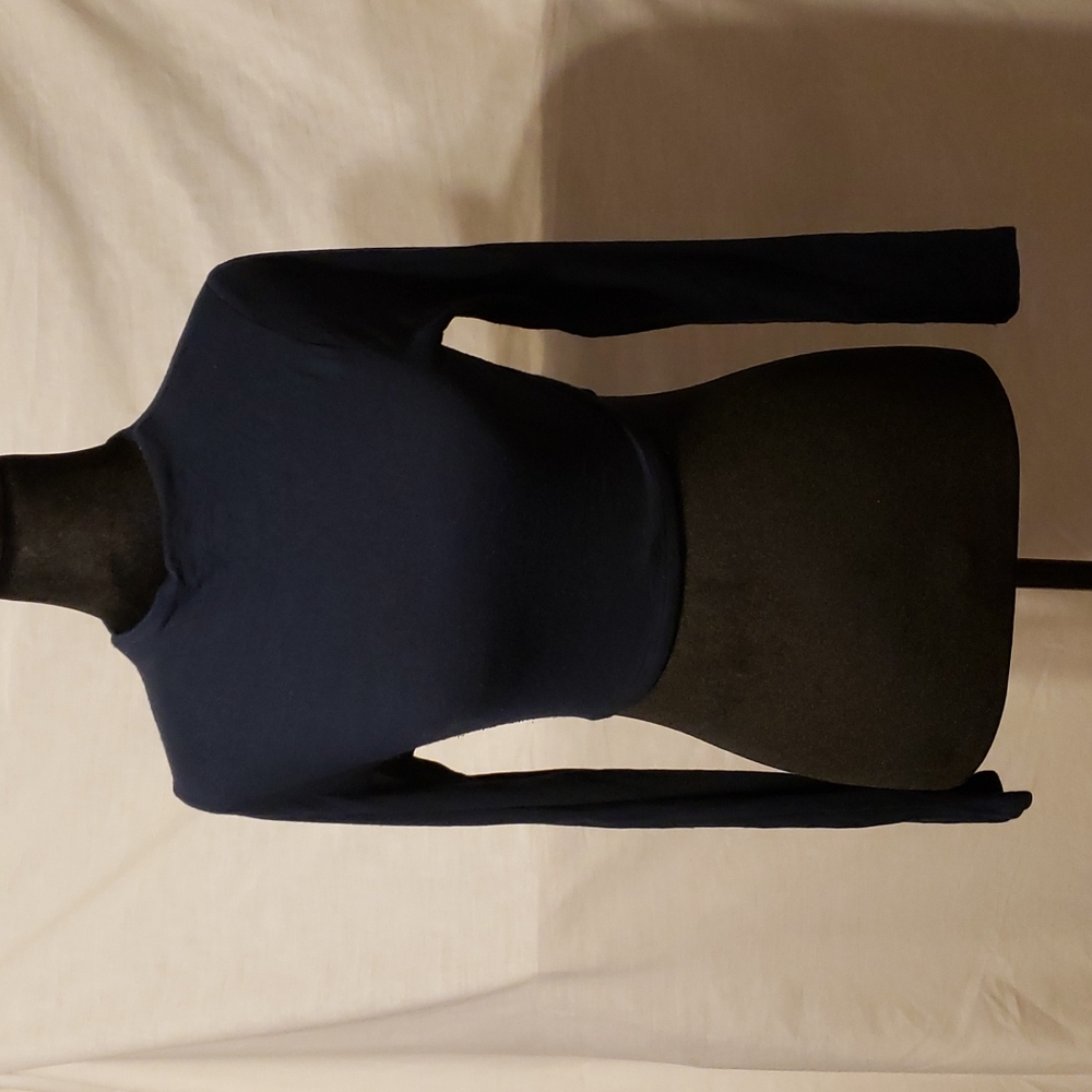 Black long sleeve crop top